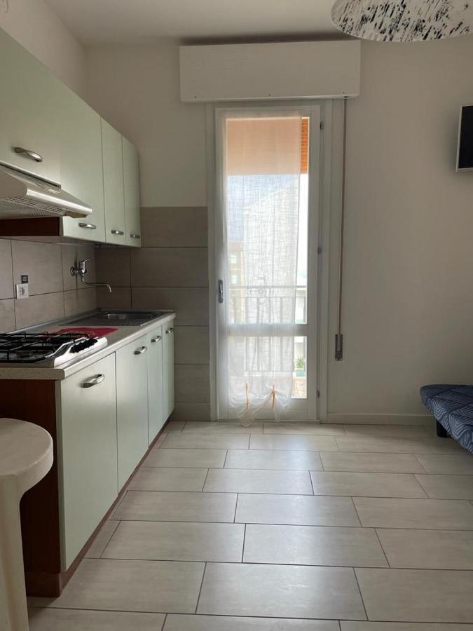 Condominio Michelangelo-Solo Per Famiglie- Walterigato Apartments Лидо-ди-Езоло Экстерьер фото